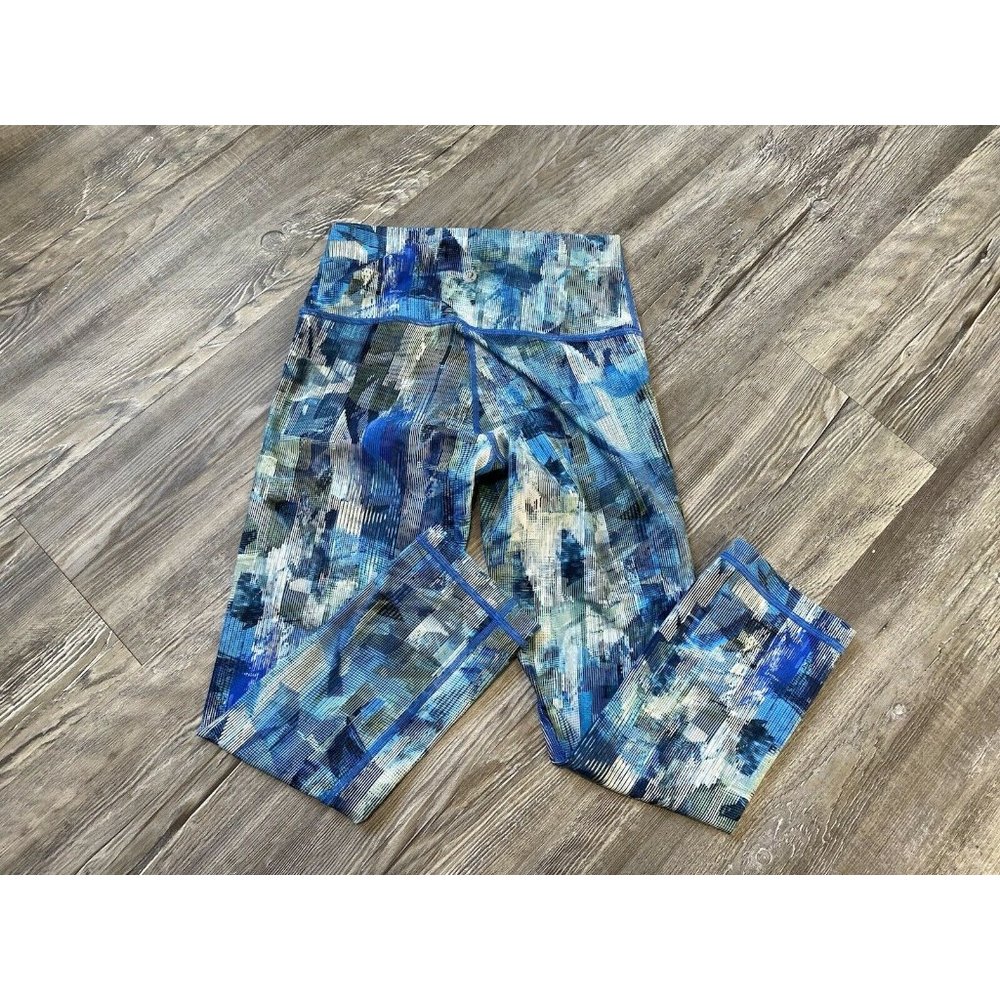 Lululemon Sz 6 Wunder Under Tight Crop Sun Dazed  Blue Multi  6